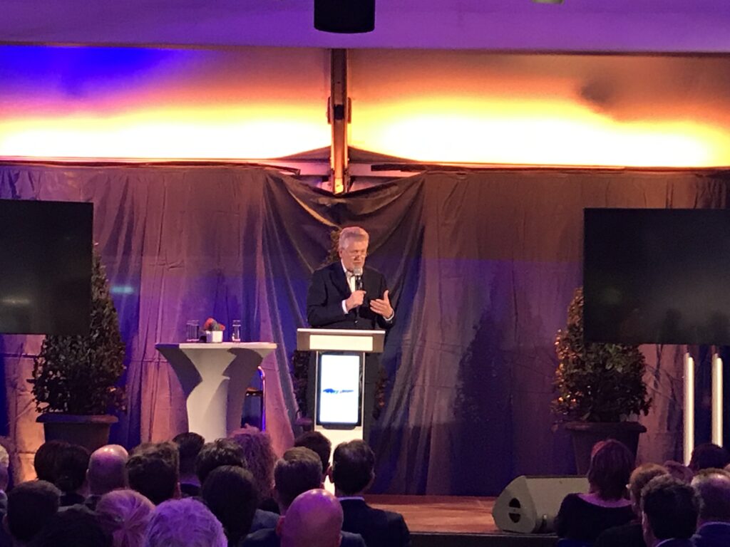 Dirk Scheringa inhuren als spreker voor zijn lezing of presentatie. Wat kost Dirk Scheringa als spreker voor businessclub of sponsoravond?